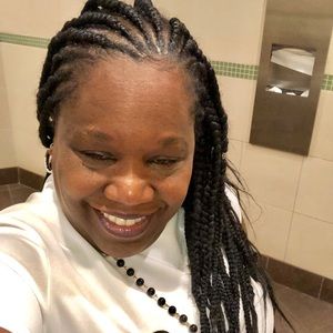 Meet your Posher, Monique